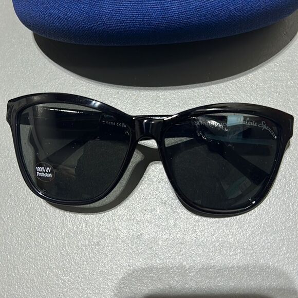 Valerie Spencer Sunglasses + Hard-case + Cloth - Picture 3 of 13